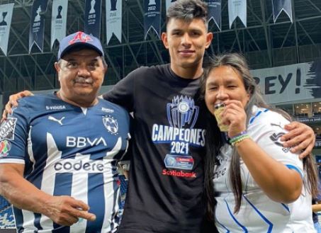 Jesus Gallardo with his parents